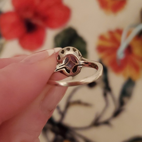 Oval Tanzanite and Diamond Ring - Picture 4 of 5